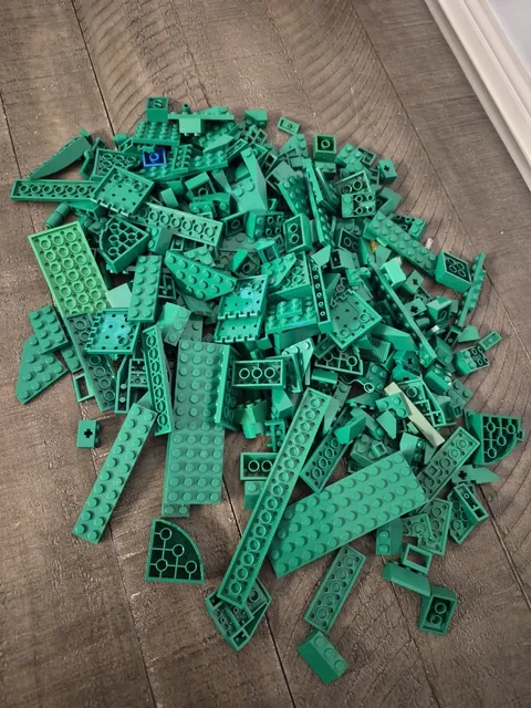 14.8 Oz LEGO BRICKS GREEN AND SPECIAL PEICES Mixed