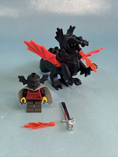 LEGO Minifigure Castle Fright Knights Bat Lord + Dragon 6007