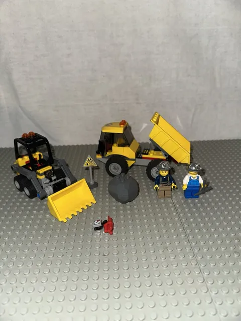 Lego City Loader and Dump Truck 4201 - 100% Complete set with manuals
