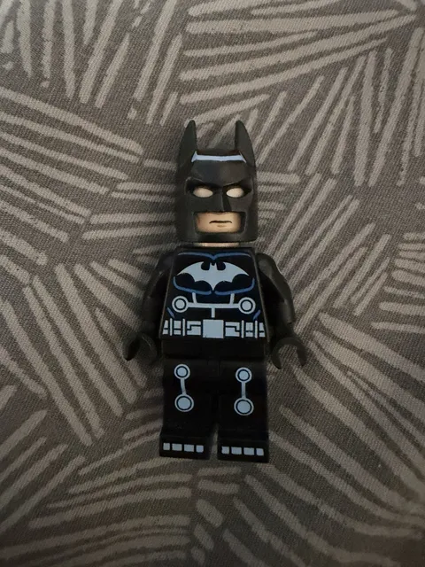 This is a LEGO Electro Suit Batman minifigure (SH0046), originally release 2012.