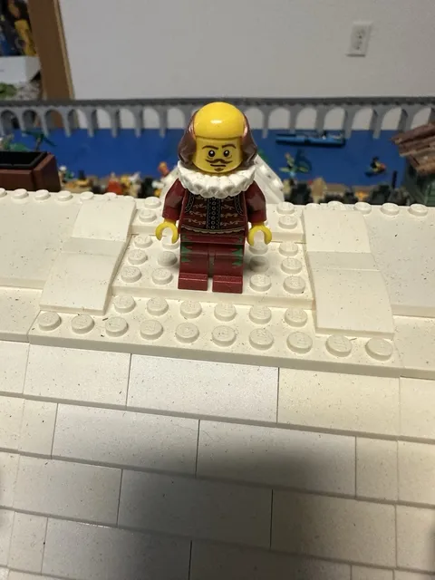 LEGO William Shakespeare Minifigure