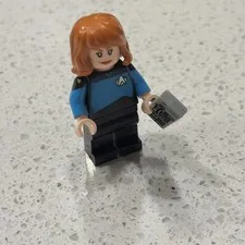 LEGO 10356 Doctor Beverly Crusher  Minifig Star Trek USS Enterprise Trek001