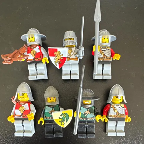 LEGO Castle Knights Kingdom Knight Minifigure Lot of 6 w/ Shields & Weapons