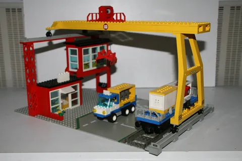 LEGO 4555 Cargo Station (Train 9V), 1995, OBA Excellent