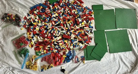 Vintage Lego Bulk Lot 7lb + 70s-80s Town Legoland Era Baseplates Windows Minifig