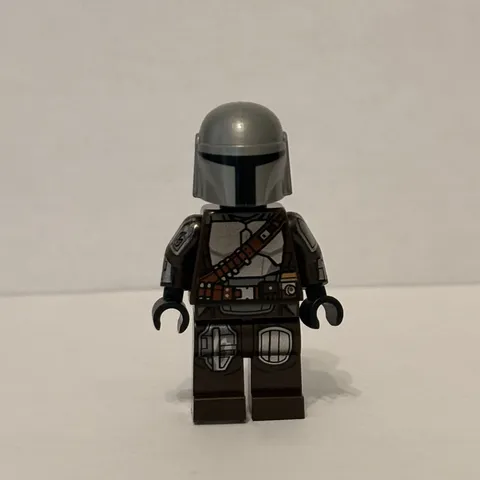 LEGO Star Wars The Mandalorian (Beskar Armor) w/out cape