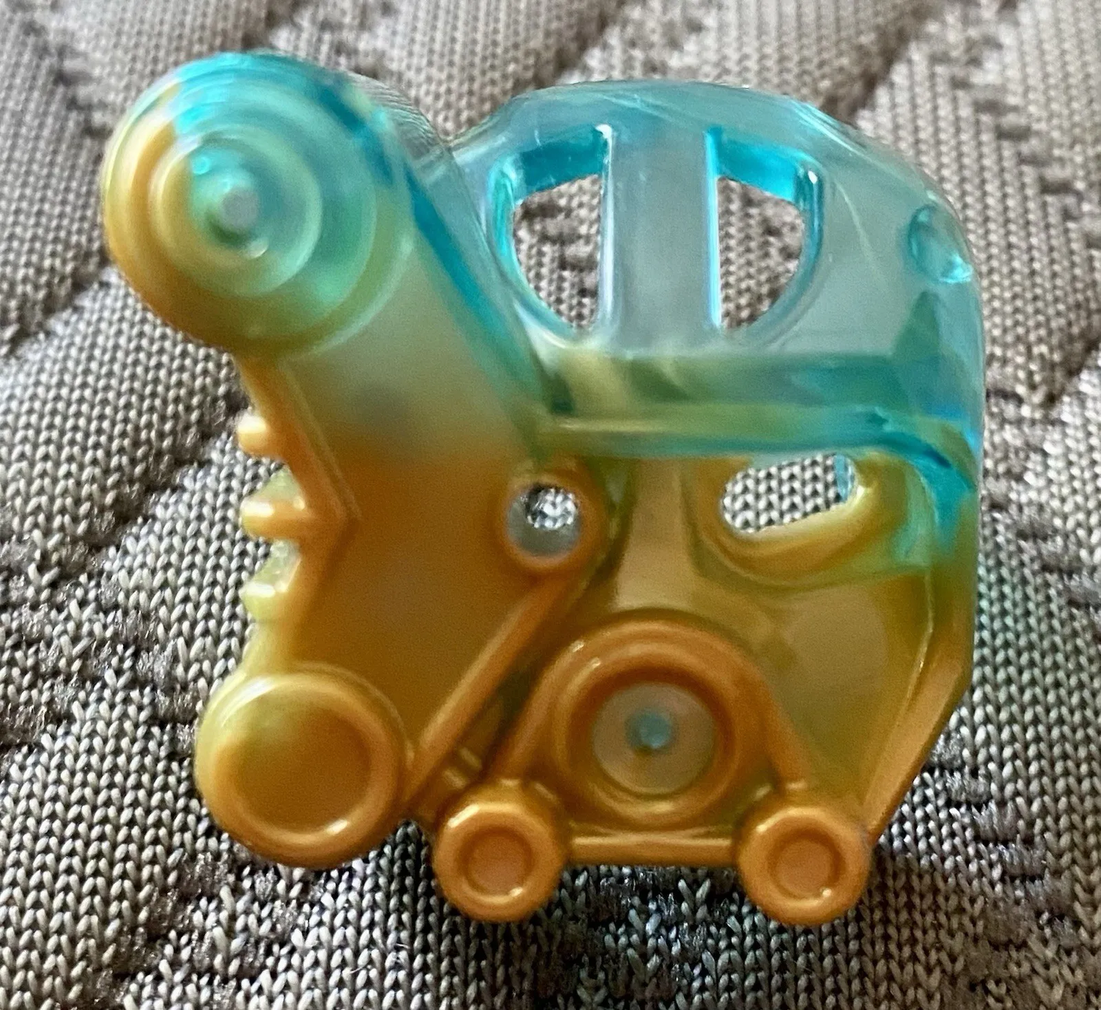 LEGO Bionicle Mask of Ice Marbled Gold Trans Light  Blue Skull Warrior 19064pb01
