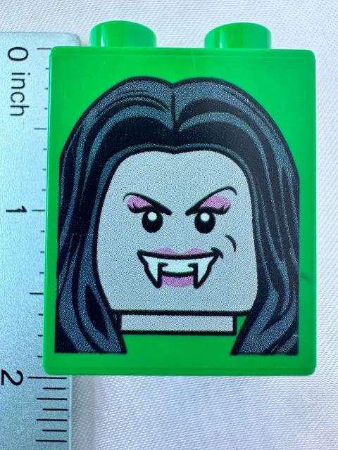 LEFO DUPLO BRICK OR TREAT COMMEMORATIVE BLOCK 2018 Legoland California Vampira 
