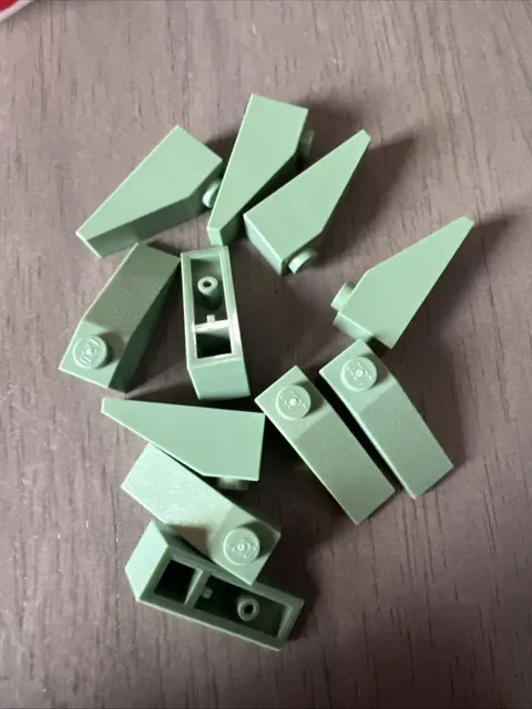 LEGO 4286 Sand Green Slope 33 3 x 1 - 11 Pieces