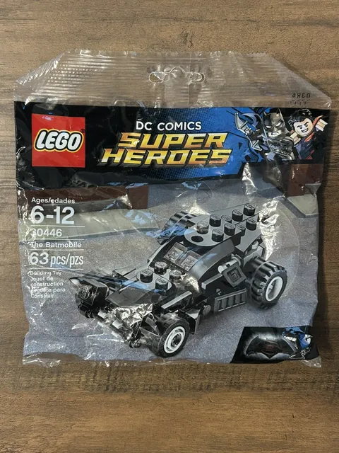 2016 LEGO DC Universe Super Heroes The Batmobile Mini Set 30446 Batman