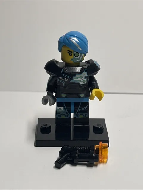 LEGO Cyborg Girl Series 16 Collectible Minifigures 71013