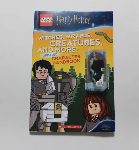 Harry Potter LEGO Book with Voldemort Mini Figure Witches Wizards Creatures