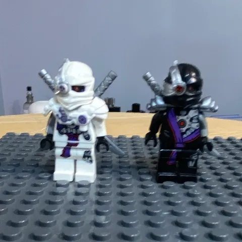 LEGO Minifigure ninjago bricktober exclusive and nindroid 