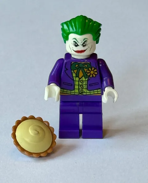 Lego DC Super Heroes Minifigure The Joker - Lime Bow Tie 10753 Batman! with  Pie