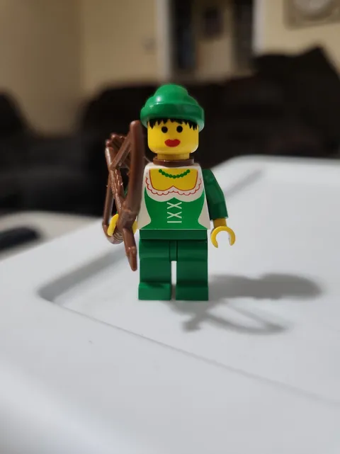 LEGO Minifigure Castle Forestwoman w/ Quiver + bow arrow maiden cas319 6071 RW55
