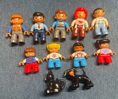 Lego Duplo Figures Lot Of 11 - Cat & Dog, Doctor, Construction, Mom, Dad & Kids