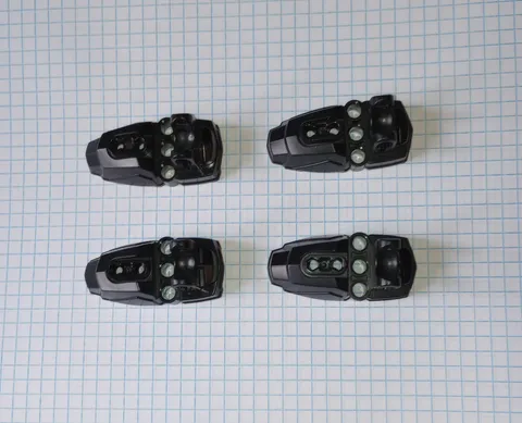 4 pieces Bionicle Lego Black 90661 Star Wars Hero Factory Foot WYSIWYG 4 pieces