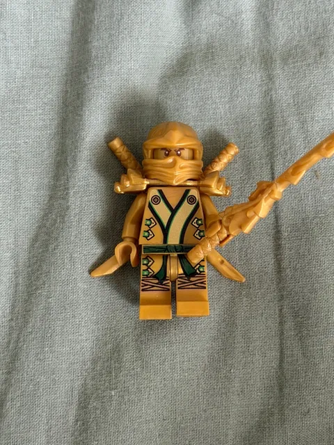 lego ninjago - Lloyd(Golden Ninja) The final battle - njo0073