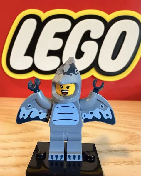 Lego CMF Series 27 Pterodactyl Costume Fan Minifigure With Accessories 