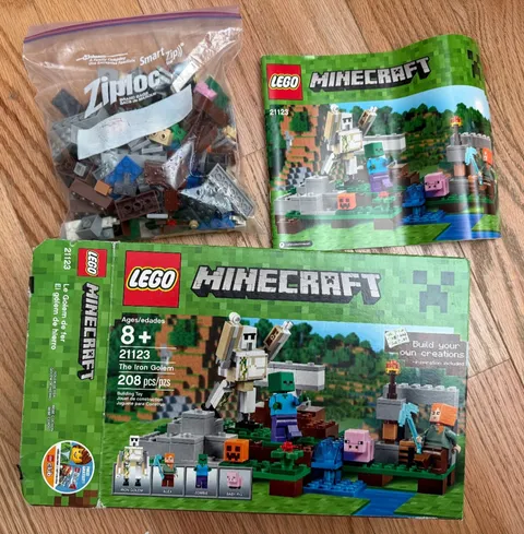 LEGO Minecraft 21123: The Iron Golem - Complete Set