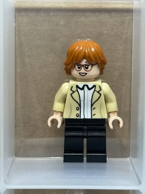 LEGO Minifigure - Queer Eye Kathi Dooley (After Makeover) - No que007 - QTY 1