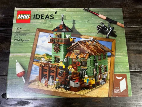 LEGO Ideas 21310 Old Fishing Store 2049pc Set, Brick Separator, Box