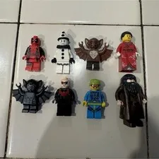 LEGO Minifigures Lot of 8 Assorted Characters Minifigure Figures
