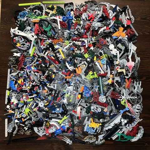 HUGE LEGO BIONICLES TECHNIC PART AND PIECES LOT - Buying EVERYTHING SHOWN 4lbs+
