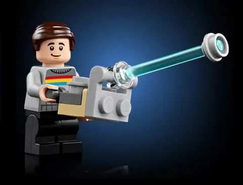 LEGO Wesley Crusher Minifig from Star Trek  USS Enterprise 10356 trek002