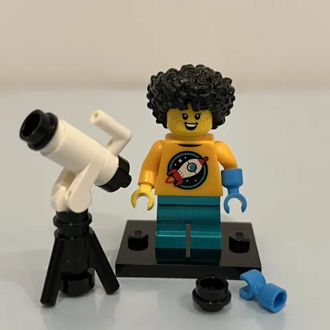 LEGO Series 27 Collectible Minifigures 71048 - Telescope Kid NIB