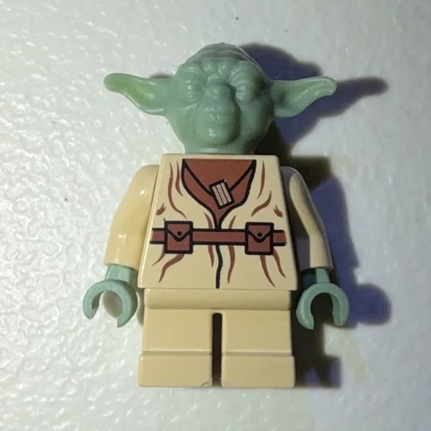 LEGO Star Wars OG Yoda - Pre Used