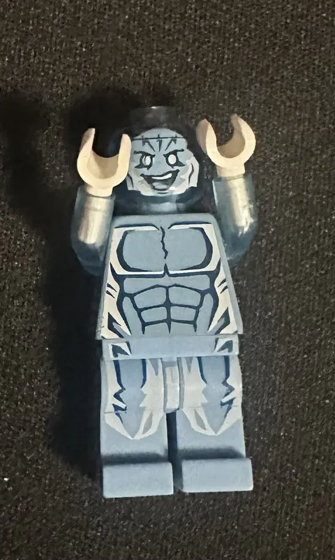 LEGO Super Heroes Minifigure Electro (Genuine)