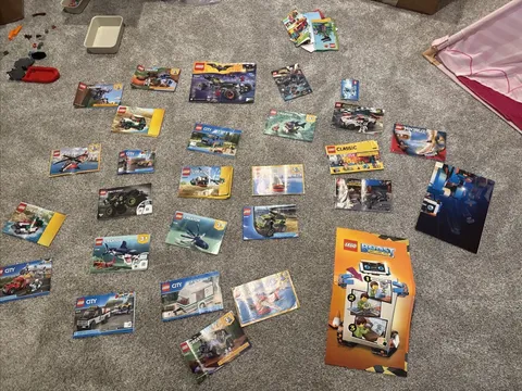 25+ Lego instruction Manuals lot With super heroes And Batman