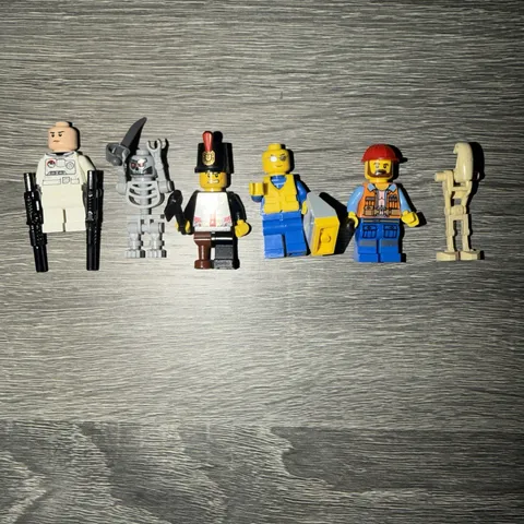 6 LEGO Minifigures Random Bulk Lot Retired - As Seen In Photos Star Wars Pirates