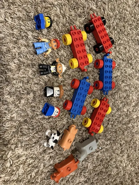 Collection Of Older Lego Bricks: People, Animals And Trailers