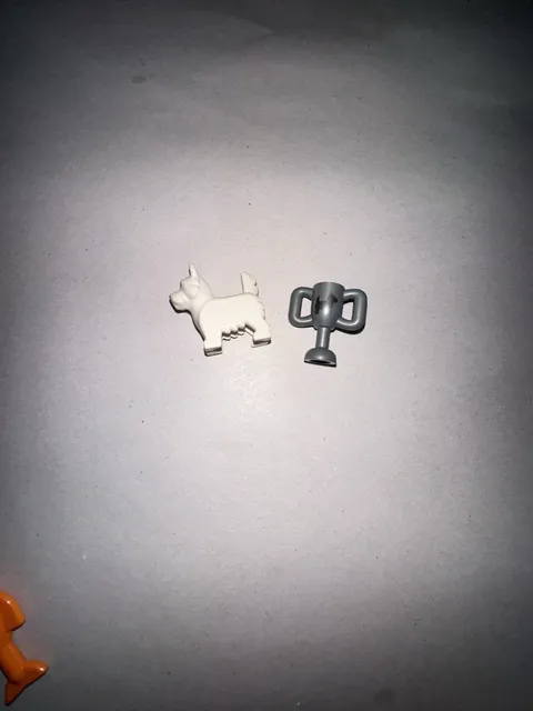 LEGO Dogs - Minifigure Scale - Dog puppy white terrier figure  With Trophy