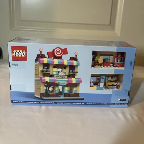 LEGO Candy Store 40692 345pc 12+ Building Toy Limited Edition