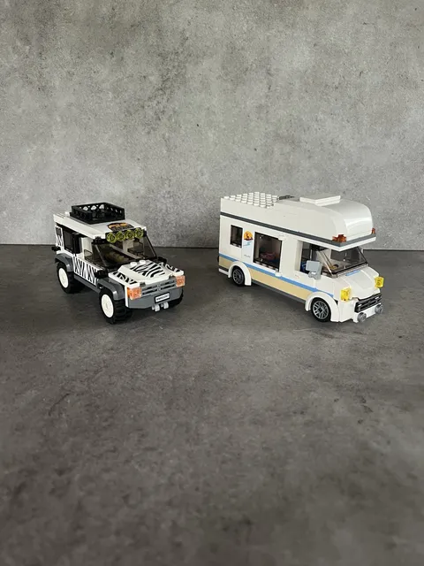 LEGO City Holiday Camper Van Set 60283. LEGO Safari off-roader 60267 Zebra Print