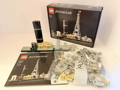 LEGO Architecture Paris 21044 Complete Box Manual Bags 2 Sealed Retired