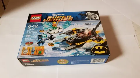 LEGO DC Comics Super Heroes: Arctic Batman Vs. Mr. Freeze: Aquaman on Ice 76000