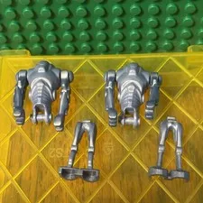 Two LEGO STAR WARS Super Battle Droids (SW0056) Broken Leg Clips Pearl Blue
