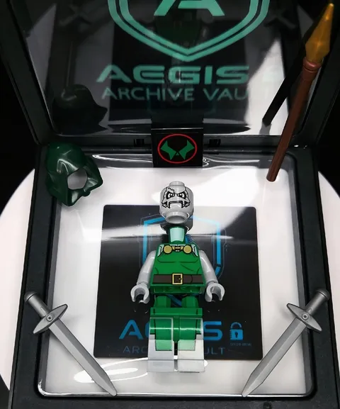 LEGO Dr. Doom Minifigure SH0052 Pristine Brand New Never Assembled