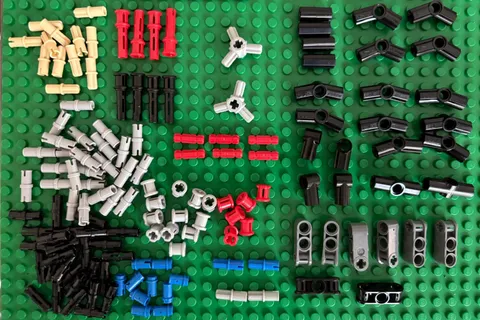 LEGO 120+ pieces Technic parts, pins, angle connectors,  axles FREE SHIPPING
