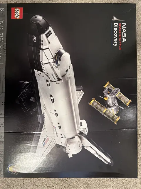 LEGO Icons: NASA Space Shuttle Discovery (10283)