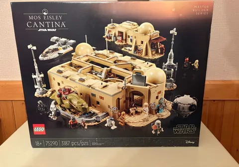 LEGO Star Wars Master Builder Series Mos Eisley Cantina 75290 3187 pcs