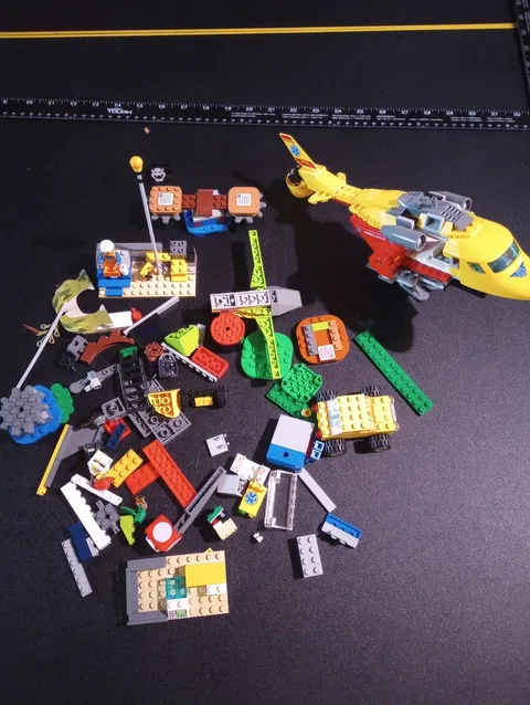 Miscellaneous Lego Set Ambulance Plane Truck Construction 🚧 Guy Incomplete Set
