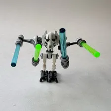 LEGO Star Wars General Grievous Minifigure sw0515 with 4 Lightsaber Accesories