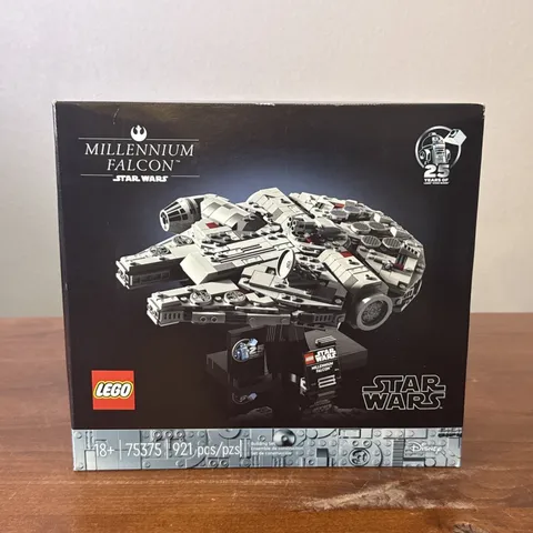 Lego Star Wars Millennium Falcon Set 75375 921 Pieces Display
