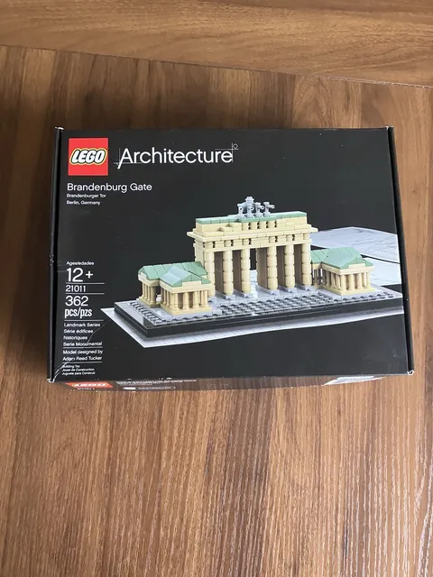 LEGO Architecture Brandenburg Gate (21011) - COMPLETE with Box & Manual