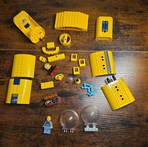 LEGO City Ocean Exploration Submarine 60265 Yellow Parts Lot Minifigure Gems